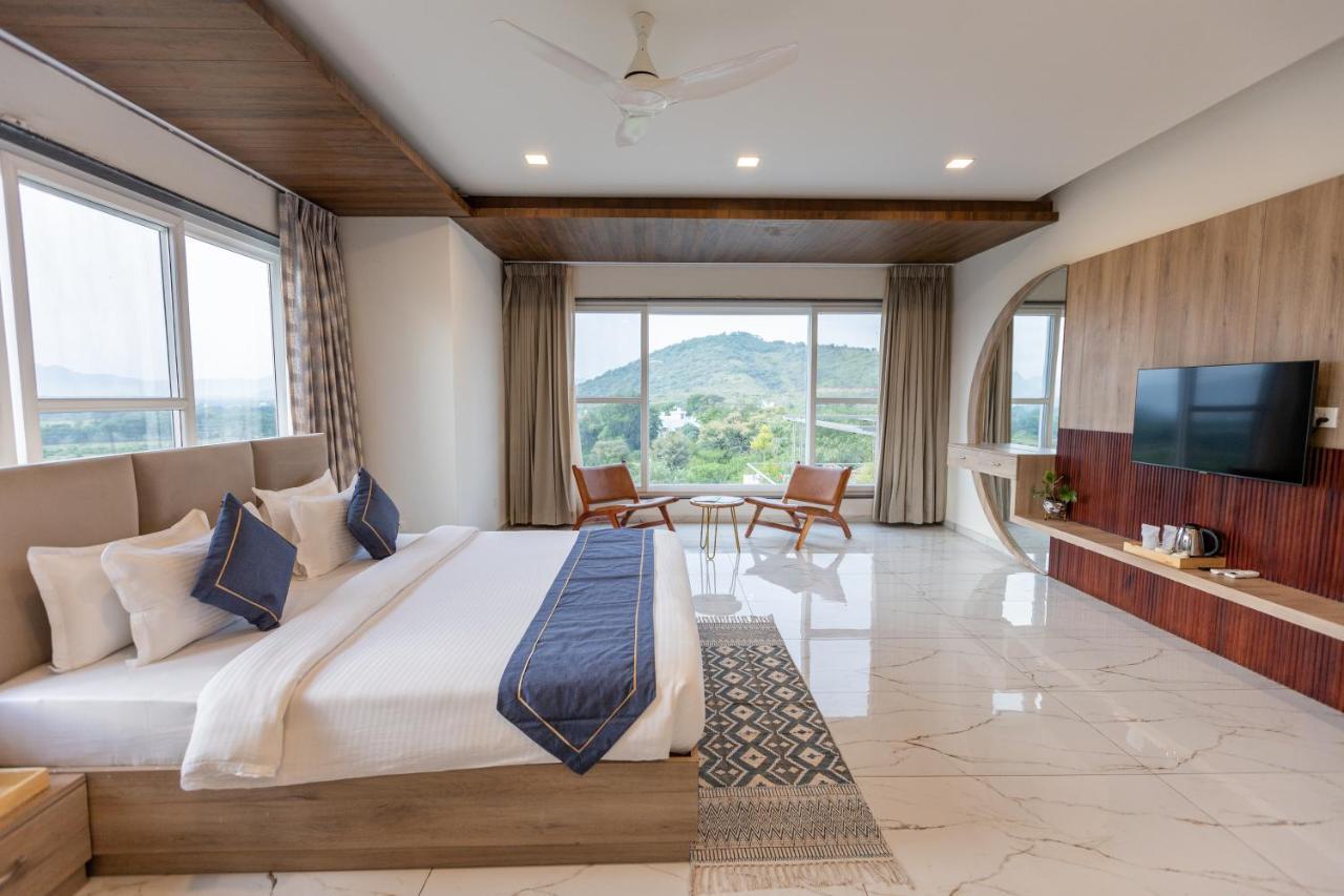 Suramya-A Luxury Boutique Hotel ウダイプル エクステリア 写真