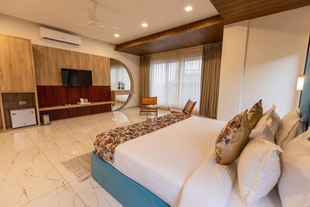 Suramya-A Luxury Boutique Hotel ウダイプル エクステリア 写真