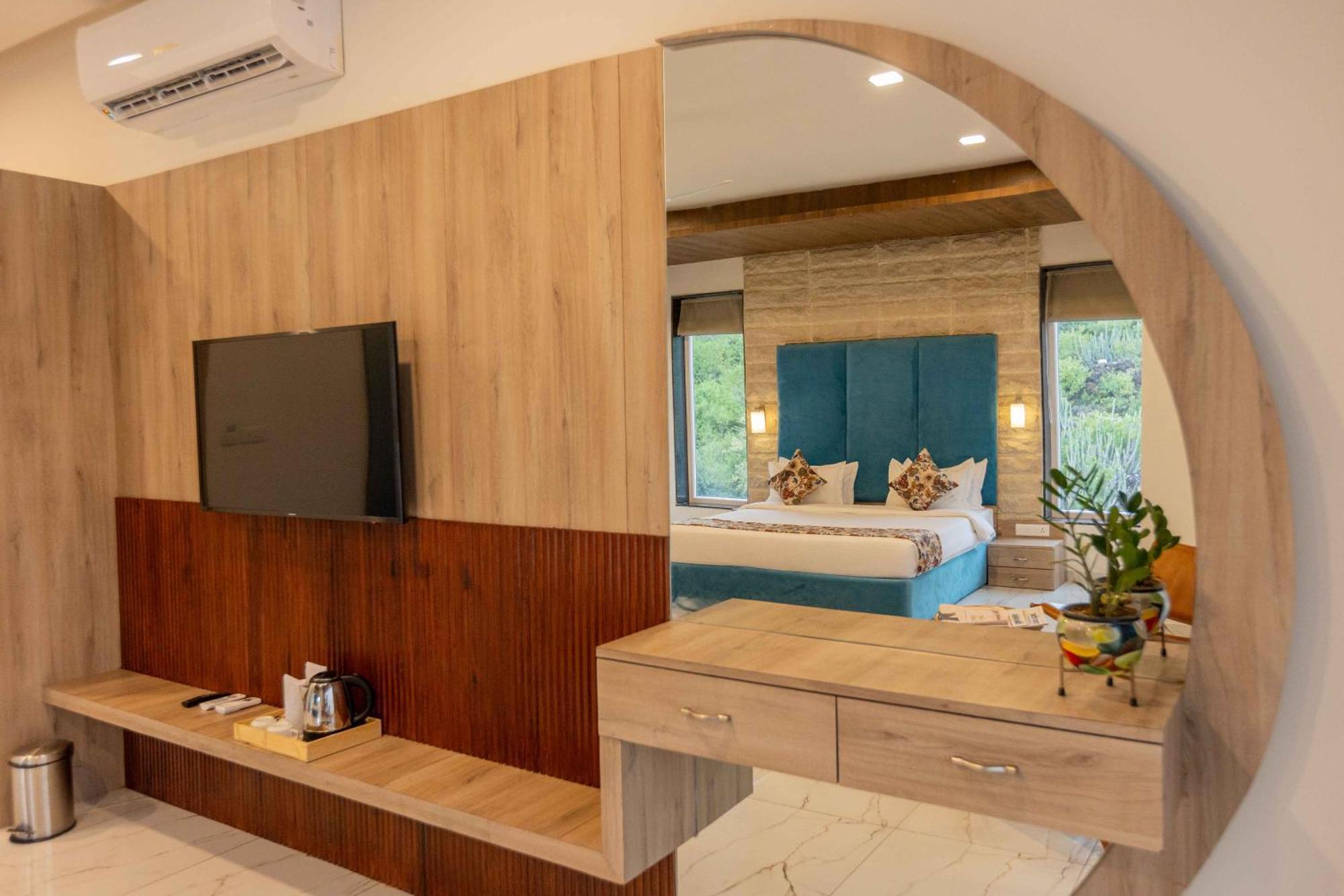 Suramya-A Luxury Boutique Hotel ウダイプル エクステリア 写真