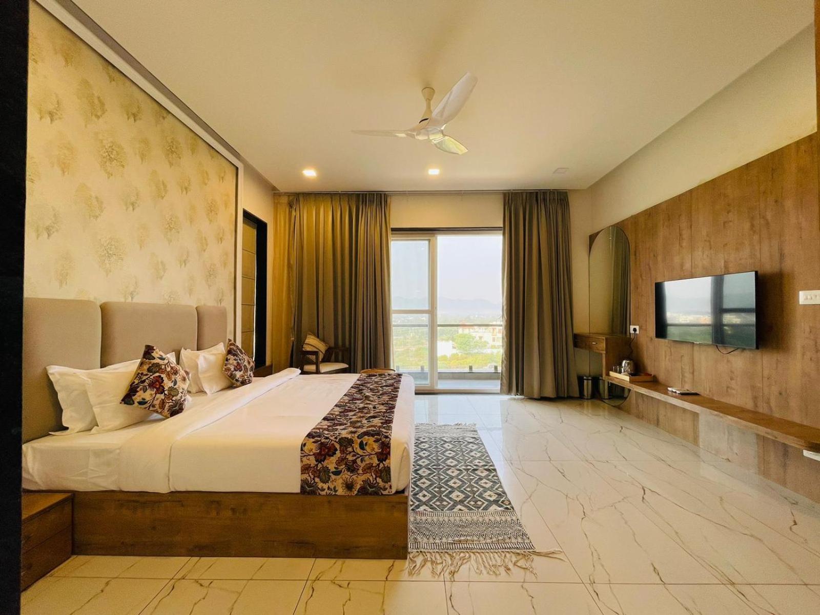 Suramya-A Luxury Boutique Hotel ウダイプル エクステリア 写真